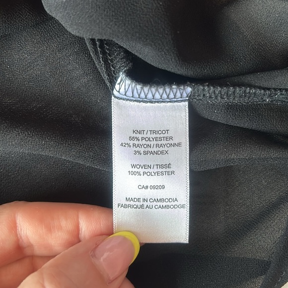 Casual Grey V-Neck Top with Side Ties - Picture 5 of 6